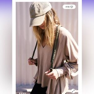 Free People movement reflect layer, size L, color sand dunes